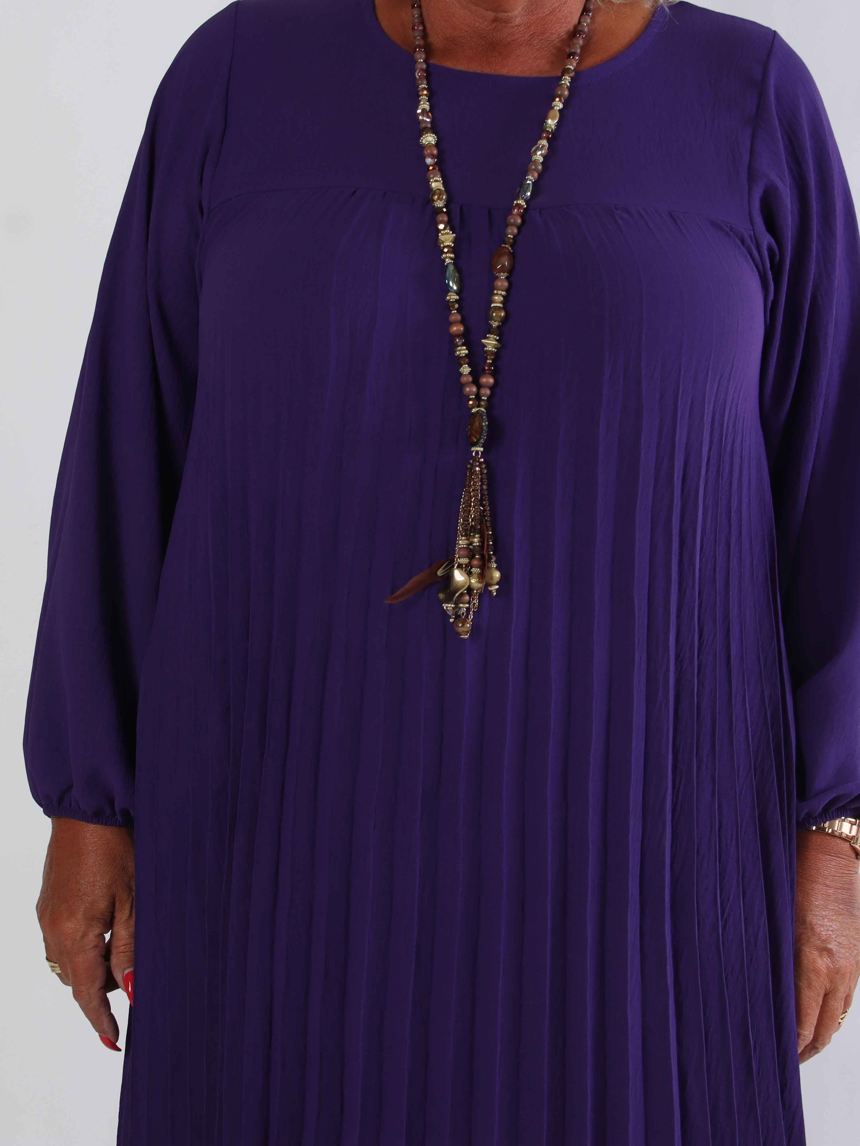 Nancy Long Sleeve - Lang plus size kjole med plisseringer og lommer
